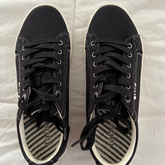 WOMENS TAOS PRIM SOUL black sneakers size 8.5 wide - Picture 1 of 5